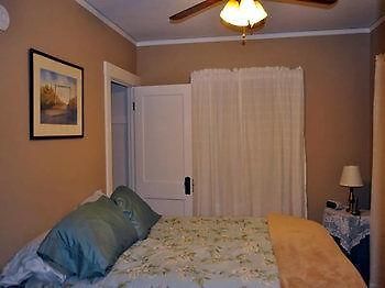 Lazy T Ranch Guest House マンハッタン エクステリア 写真